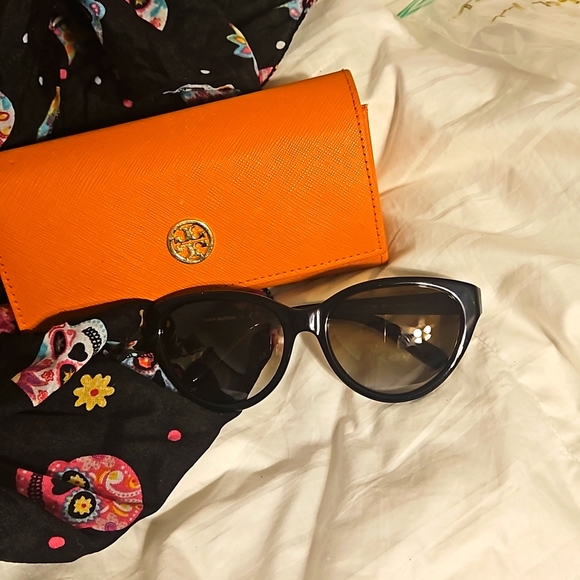Tory Burch Sunglasses - Picture 2 of 12